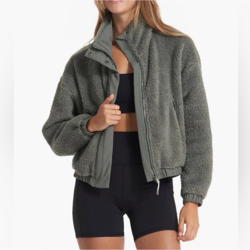 Vuori Olive Sherpa Jacket size M